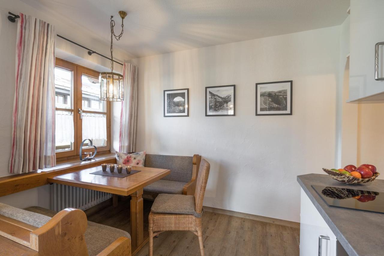 Ferienwohnungen Alpentraum - Landhaus Im Oberen Markt Oberstdorf Exterior photo